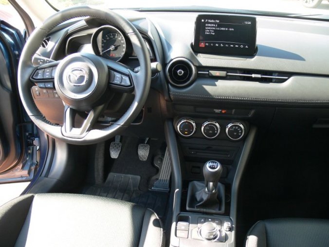 Mazda CX-3, 2.0 Skyactiv G121, barva modrá