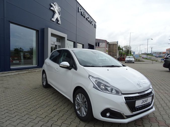 Peugeot 208, ALLURE 1.2 PureTech 110k MAN6, barva bílá