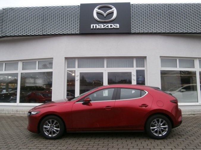 Mazda 3, Skyactiv G122, barva červená