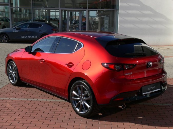 Mazda 3, 2.0 Skyactiv G122 A/T, barva červená