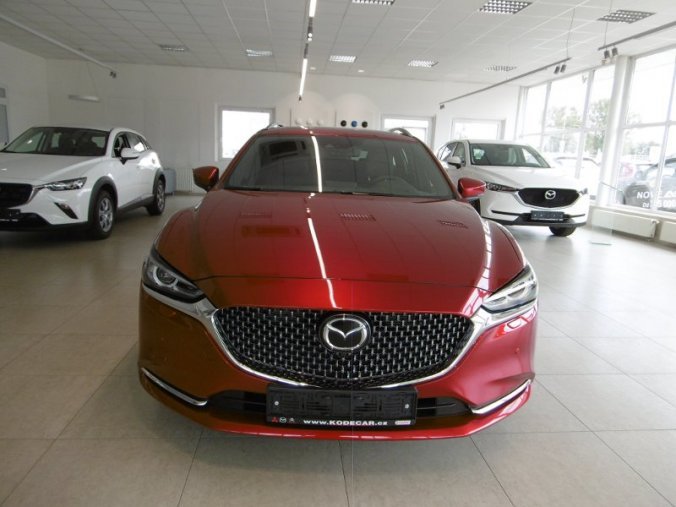 Mazda 6, 2,5i 143kW, barva červená