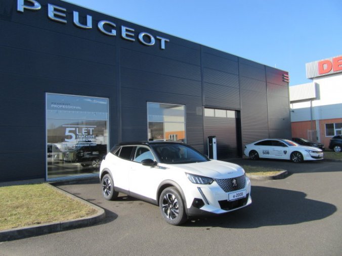 Peugeot 2008, e-GT Elektromotor 100 kW / 13, barva bílá