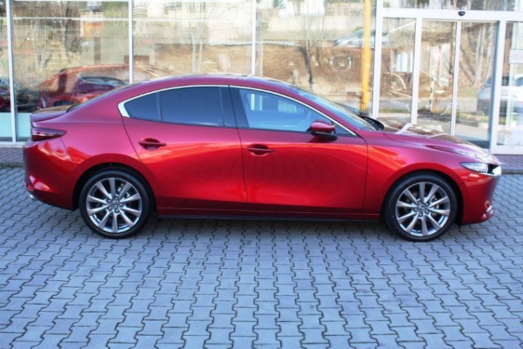 Mazda 3, SKYACTIV-X, barva červená