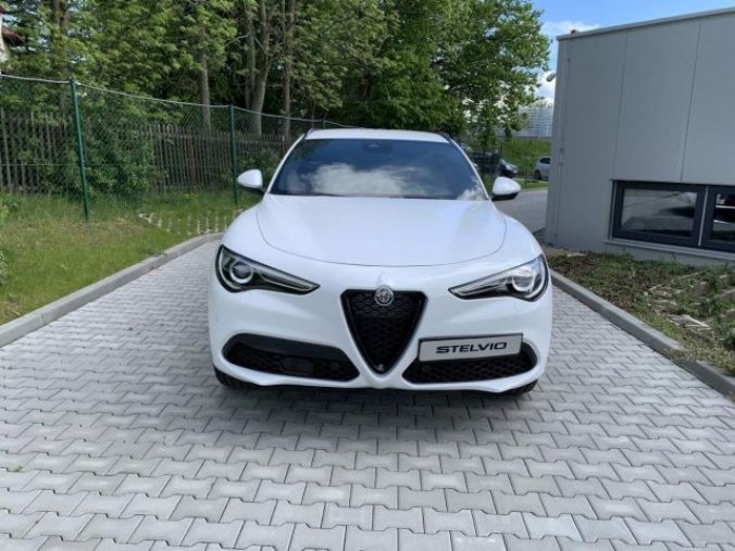 Alfa Romeo Stelvio, 2.0 Turbo 280k Q4 VELOCE, barva bílá