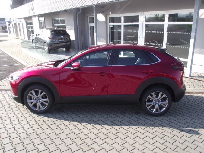 Mazda CX-30, Skyactiv-X 2,0 180k, barva červená