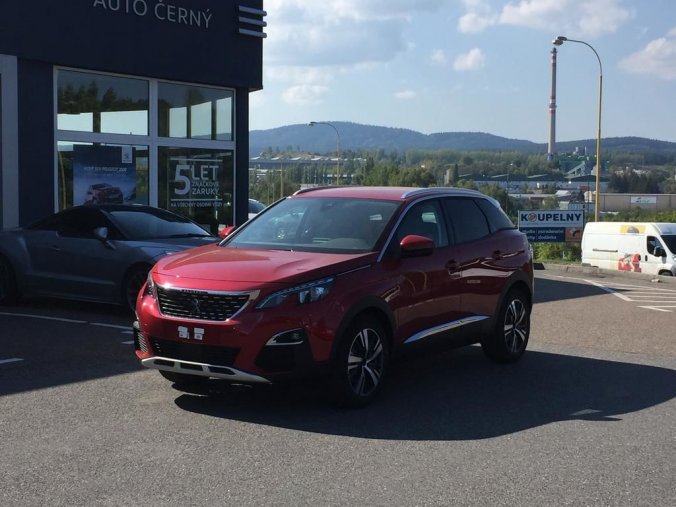 Peugeot 3008, ALLURE 1.5 BlueHDi 130 k MAN6, barva červená