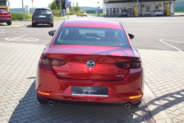 Mazda 3, Skyactiv G122, barva červená