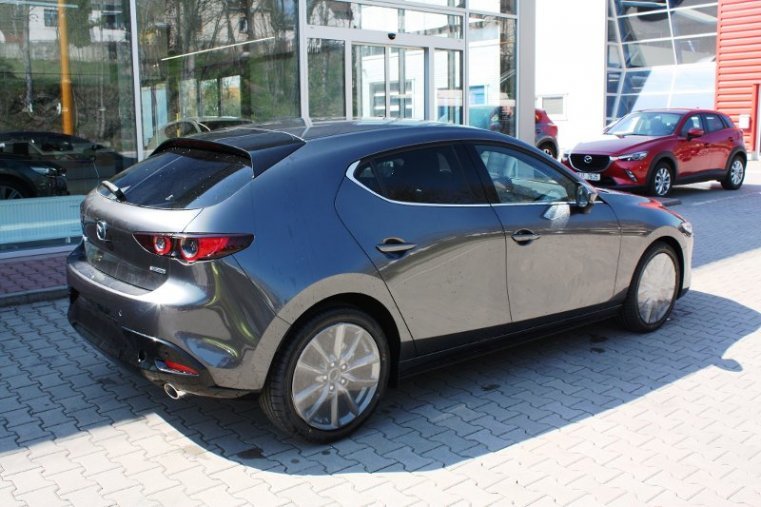 Mazda 3, SKYACTIV-G, barva šedá