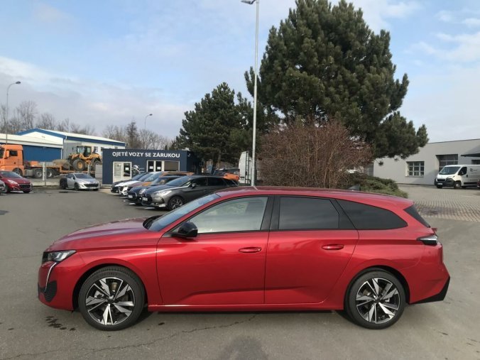 Peugeot 308, Peugeot 308 SW 1.2 PureTech ALLUR 130 MAN6, barva červená