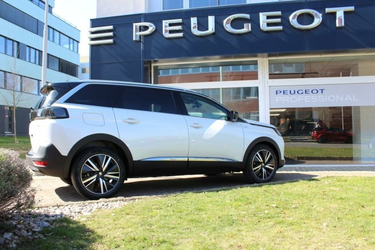 Peugeot 5008, Peugeot 5008 GT BlueHDi 130 S&S EAT8, barva bílá