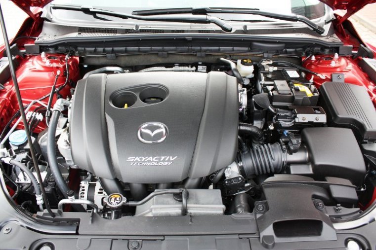 Mazda 6, SKYACTIV-G, barva červená