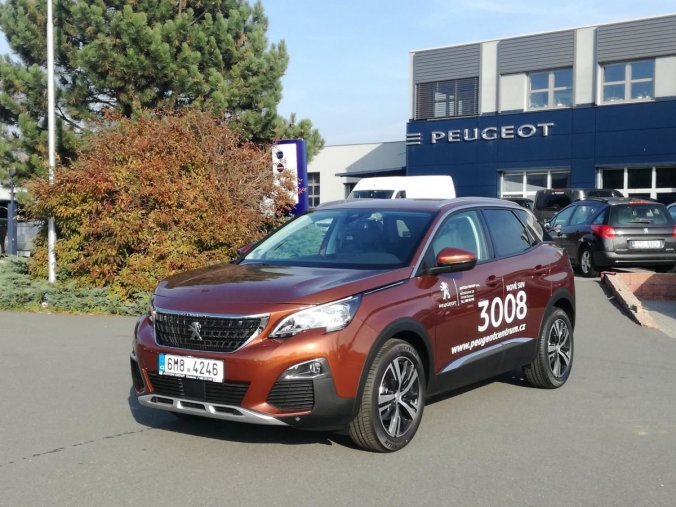 Peugeot 3008, 1.2 PureTech ALLURE 130k, barva oranžová