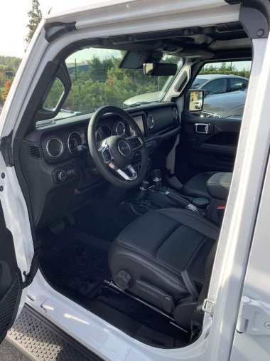 Jeep Wrangler, 2.0T GME Sahara 8ATX, barva bílá