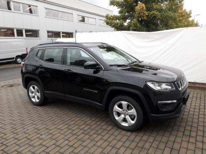 Jeep Compass, 2.0 140PS Longitude 4x4  MT6, barva černá