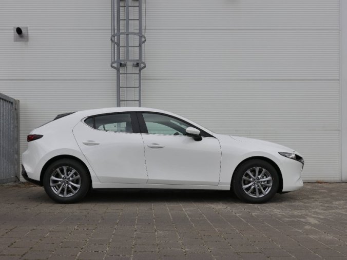 Mazda 3, Skyaktiv G122, barva bílá