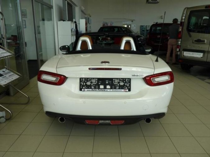 Fiat 124 Spider, 1.4 140k MT Lusso, barva bílá