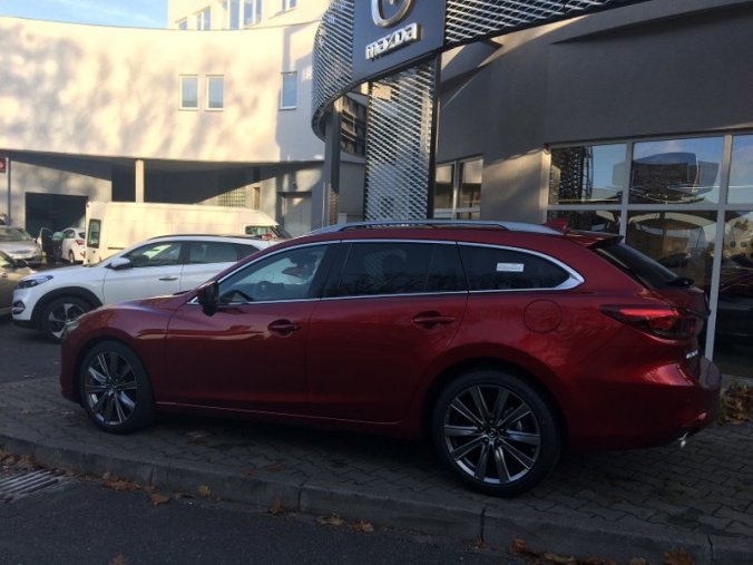 Mazda 6, 2.5i G 194K, barva červená