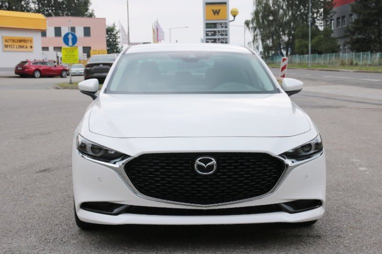 Mazda 3, 2,0 Skyactiv-G 122k, barva bílá