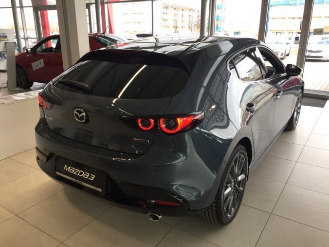 Mazda 3, Skyactiv 2,0i 90kW 122k, barva šedá