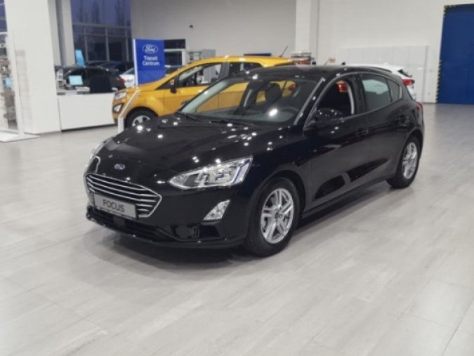 Ford Focus, 1.0 EcoBoost, barva černá