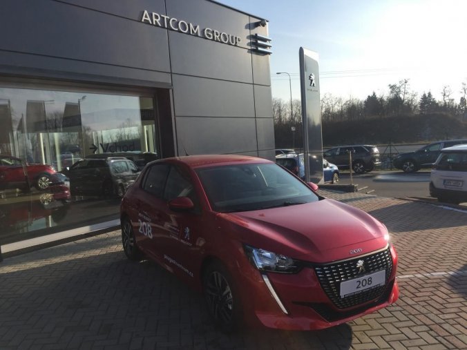 Peugeot 208, 1.2 PureTech ALLURE 100k MAN6, barva červená