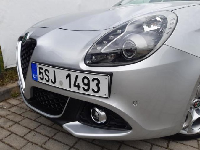 Alfa Romeo Giulietta, 1.4TBi 120PS Ti, barva stříbrná