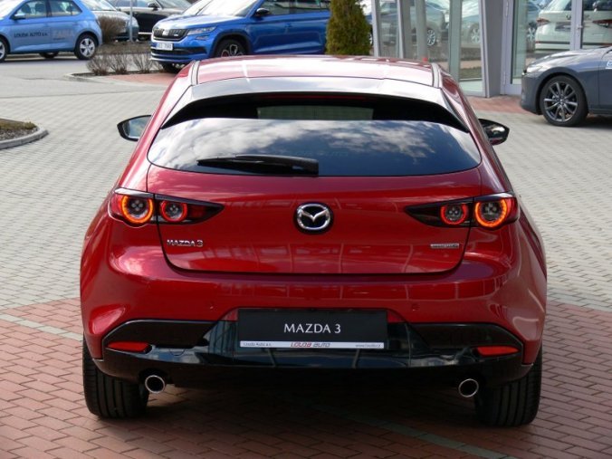 Mazda 3, 2.0 Skyactiv G122, barva červená