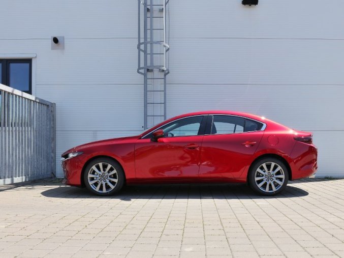 Mazda 3, 2,0 Skyactiv-G 122k/90kW MAN, barva červená