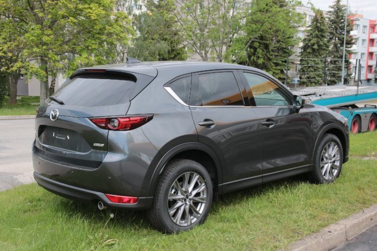 Mazda CX-5, 2,5 Skyactiv-G 194k, barva šedá