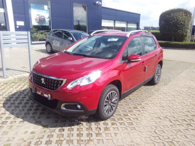 Peugeot 2008, Active 1.2 PureTech 110 S&S MAN6, barva červená