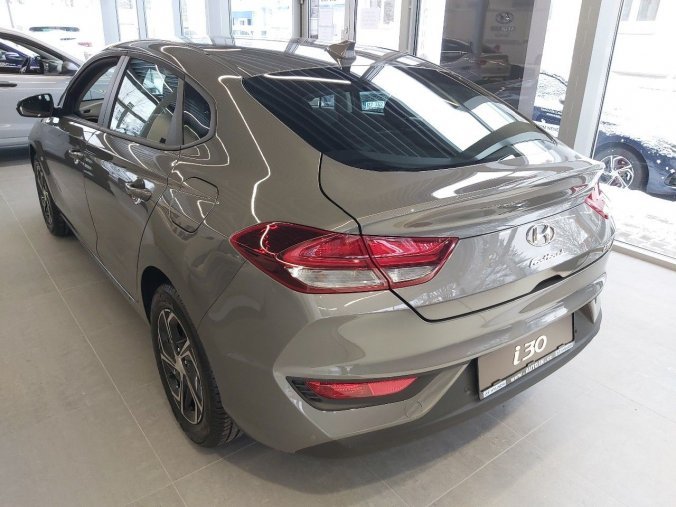 Hyundai i30, sedan, Nová fastback Family Comfort 1,0 T-GDI 88 kW, barva šedá