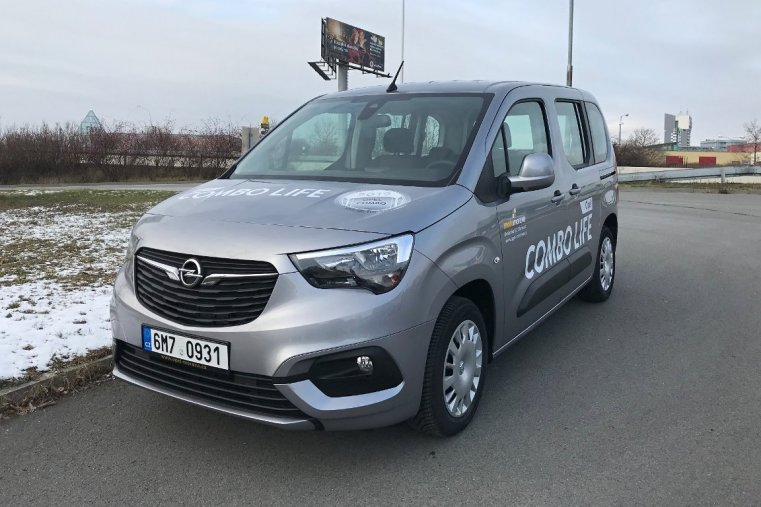 Opel Combo, LIFE 1.2 T ENJOY L1H1 IHNED, barva stříbrná