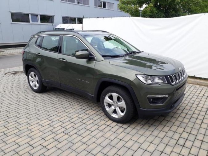 Jeep Compass, 1.4 140PS Longitude 4x2 manuál, barva zelená