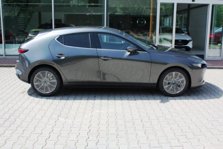 Mazda 3, SKYACTIV-G, barva šedá