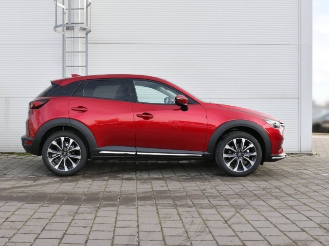 Mazda CX-3, 2,0i Skyactiv-G 89kW/121k 6AT, barva červená