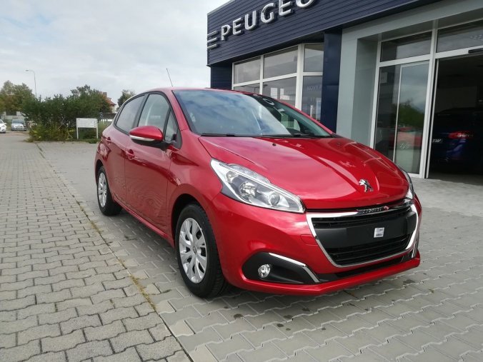 Peugeot 208, Active 1.2 PureTech 82 k-rezer, barva červená