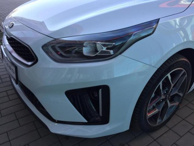 Kia ProCeed, 1,4T-GDi GTLINE Plus, barva bílá