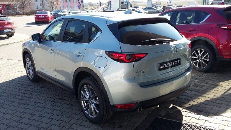 Mazda CX-5, 2,0 Skyactiv-G165 AWD, barva stříbrná