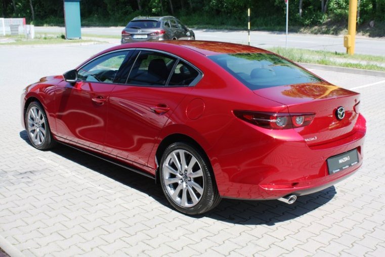 Mazda 3, SKYACTIV-G, barva červená