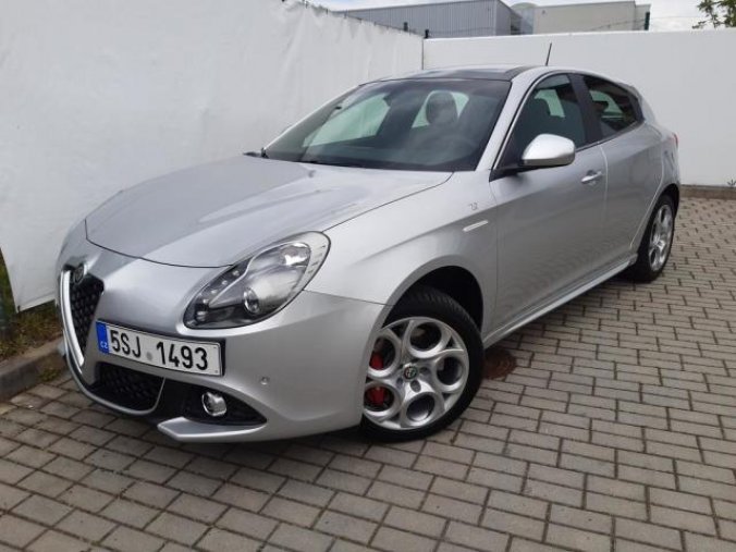 Alfa Romeo Giulietta, 1.4TBi 120PS Ti, barva stříbrná