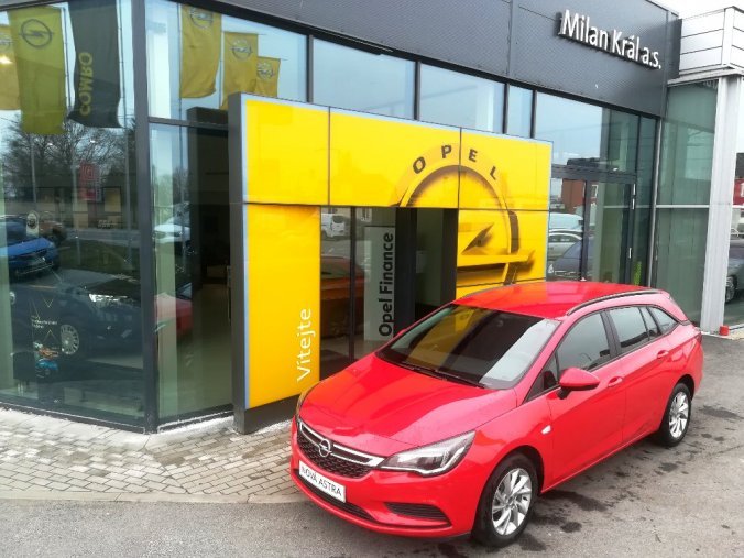 Opel Astra, SMILE 1.4 Turbo 110kW, barva červená