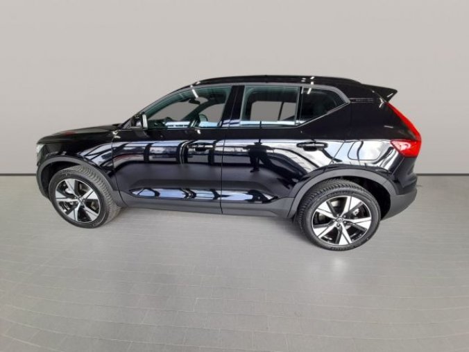 Volvo XC40, BEV FWD RECHARGE CORE, barva černá