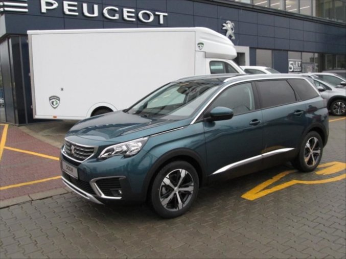 Peugeot 5008, 1.2 130k Allure EAT8, barva bílá