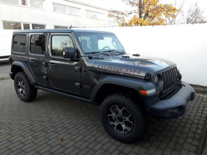 Jeep Wrangler, 2,0T 270 PS Rubicon Unlimited, barva šedá