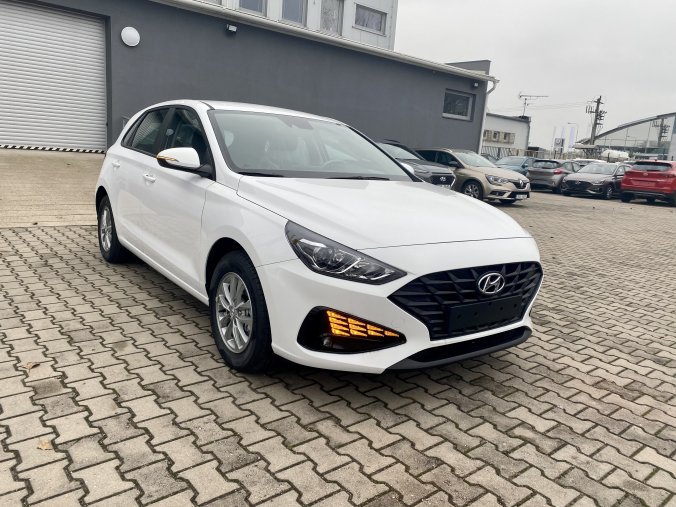 Hyundai i30, 1,5i CVVT 81 kW (95 NAT) 6 st. man, barva bílá