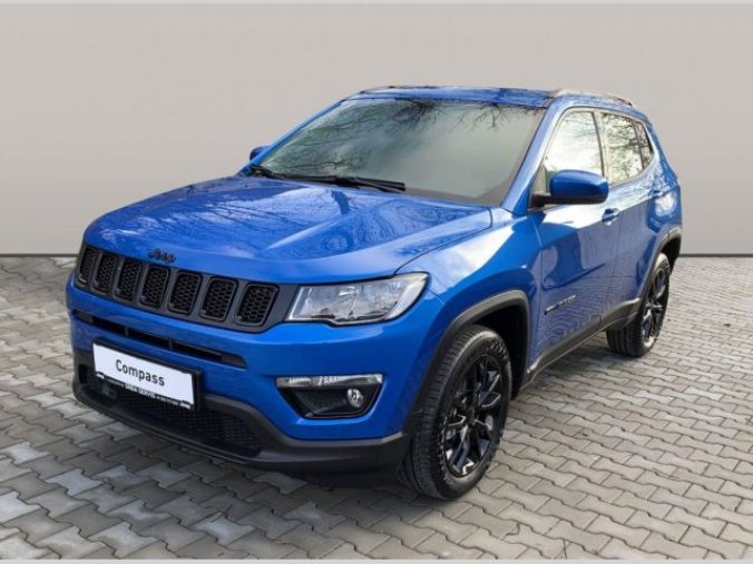 Jeep Compass, Night Eagle 1.3 Turbo GSE 130k, barva modrá