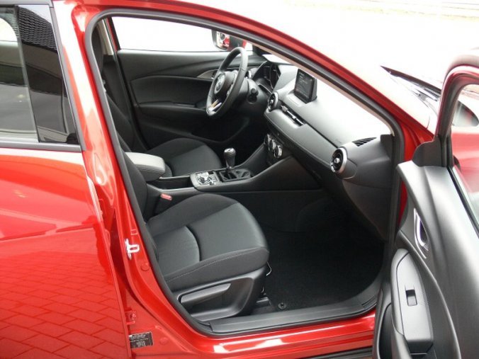 Mazda CX-3, 2.0 Skyactiv G121, barva červená