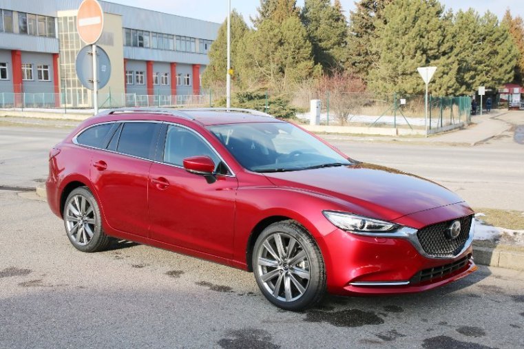 Mazda 6, 2,5 Skyactiv-G 194k, barva červená