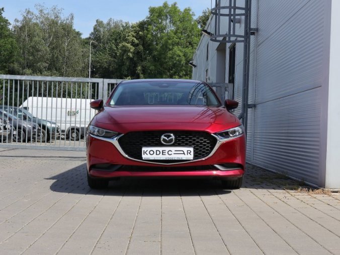 Mazda 3, Skyaktiv G122, barva červená