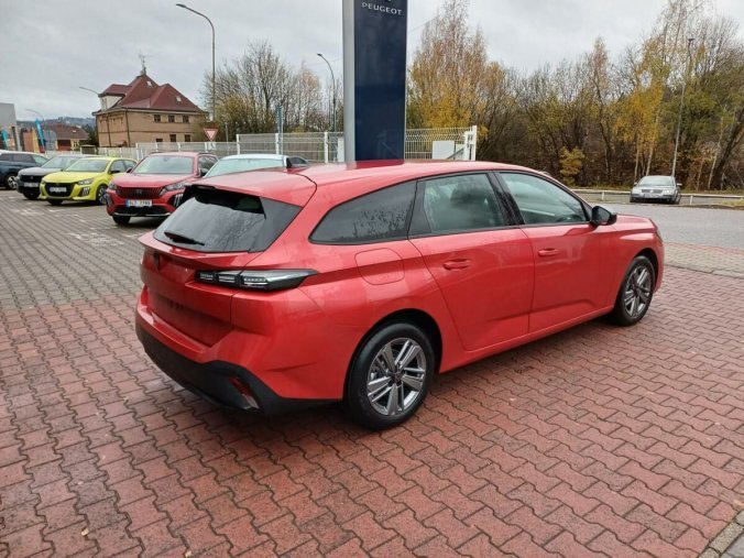 Peugeot 308, Peugeot 308 SW Active PureTech 130 k, barva červená